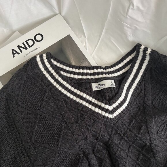 Hollister Grey V-Neck Sweater - Picture 1 of 4